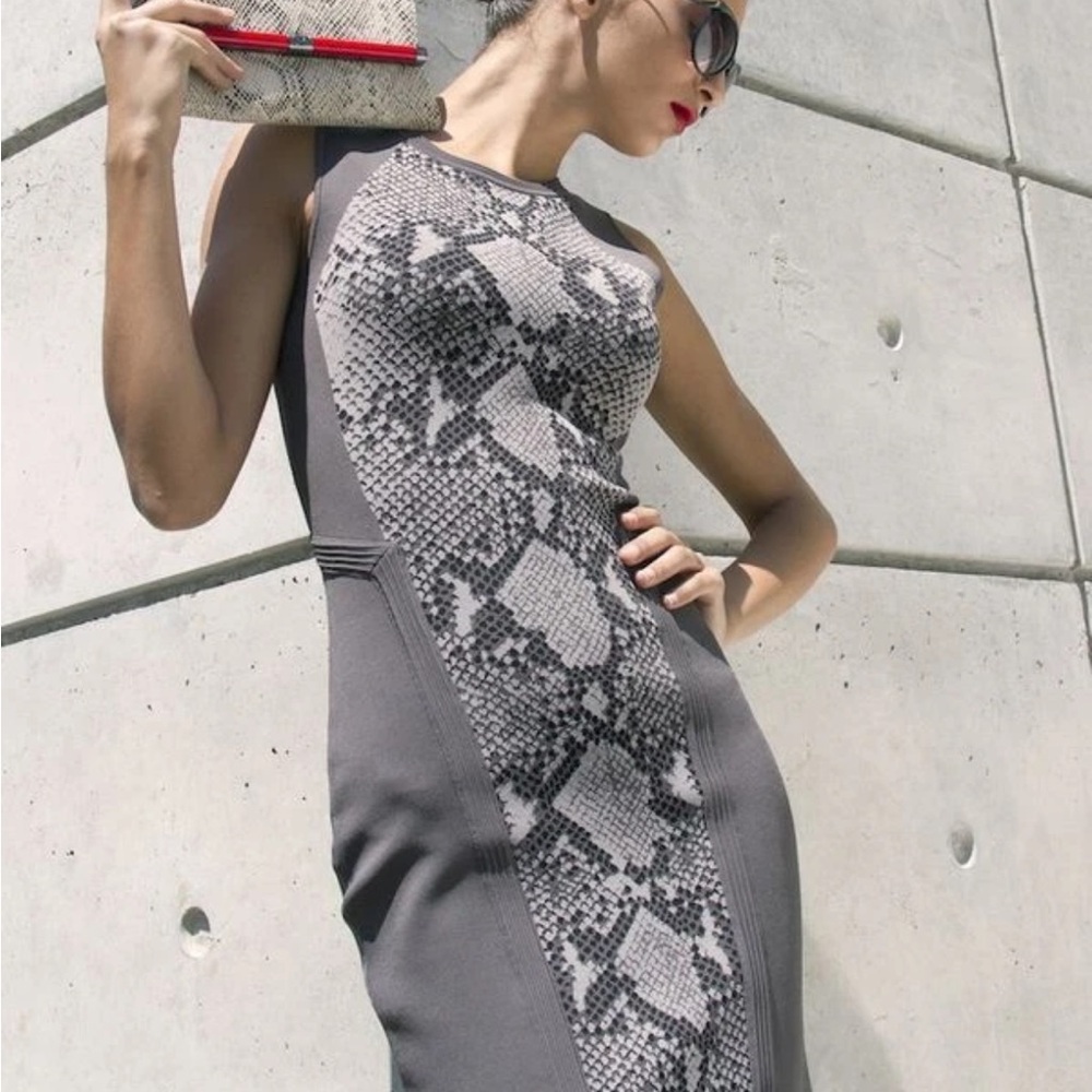 NWOT Diane Von Furstenberg Franca Light Grey Combo Bodycon Knit Dress